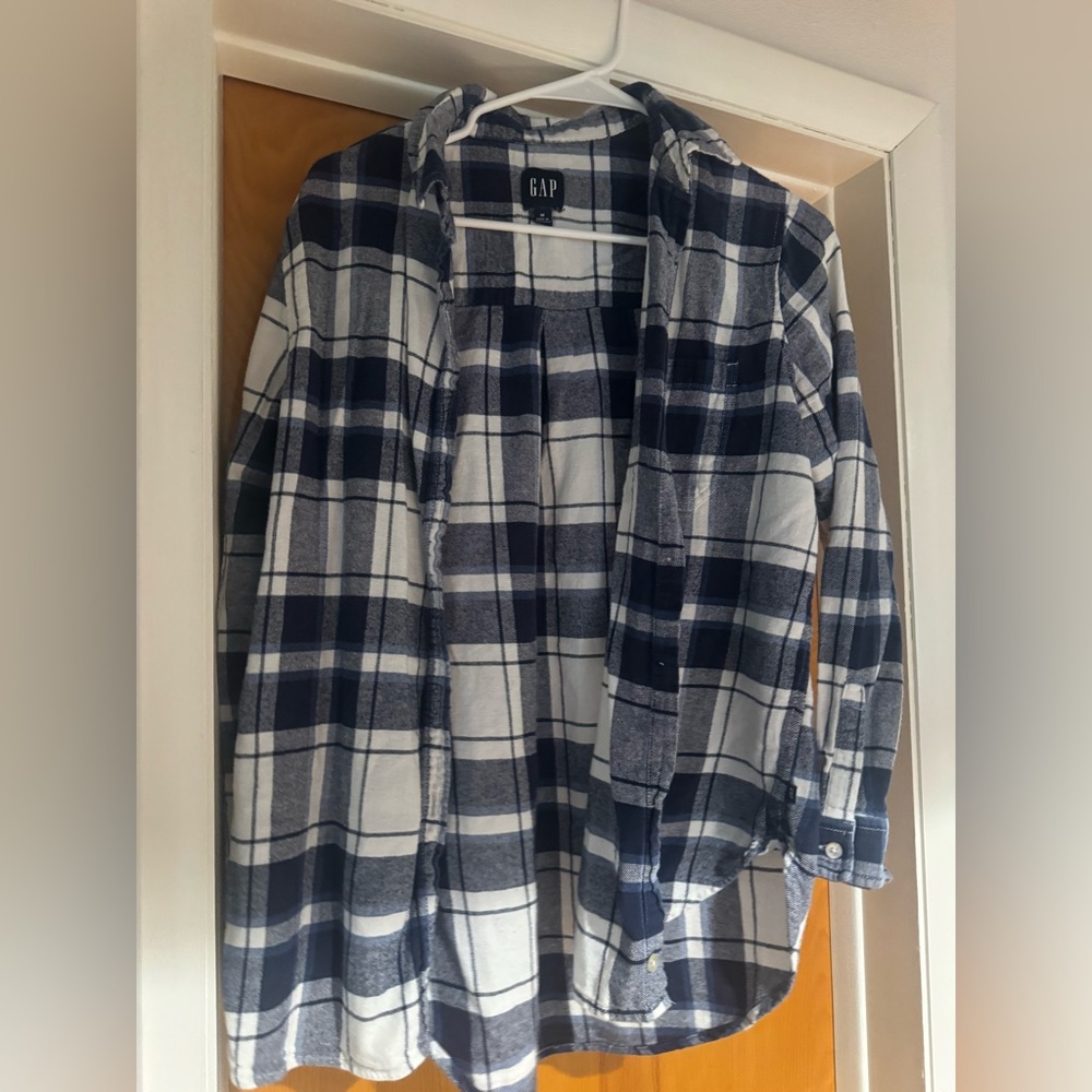 GAP Women’s Blue and White Plaid Shirt